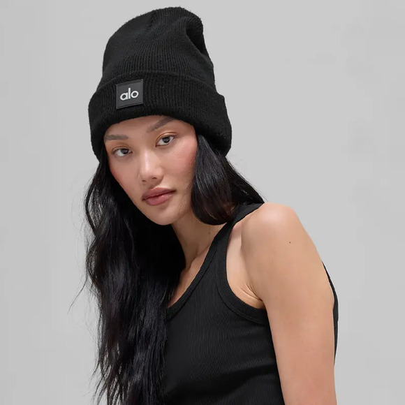 ALO Accessories - NEW Alo Yoga Everyday Women's Black Ribbed Knit Logo Cuffed Beanie Hat Size OS